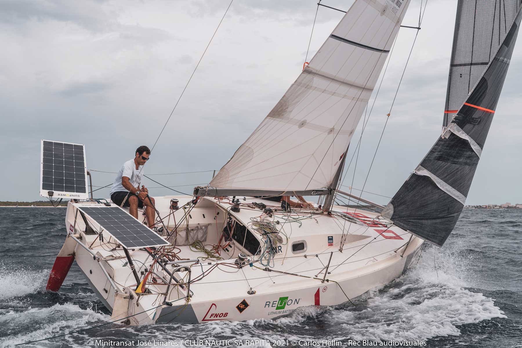 JOSÉ LINARES, RUMBO A LA ISLA DE LA PALMA EN LA MINI TRANSAT 2021